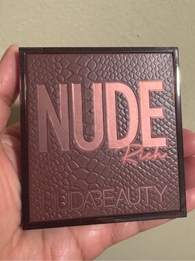 Huda Beauty Nude Rich Eyeshadow Palette - Brand New Never Used.